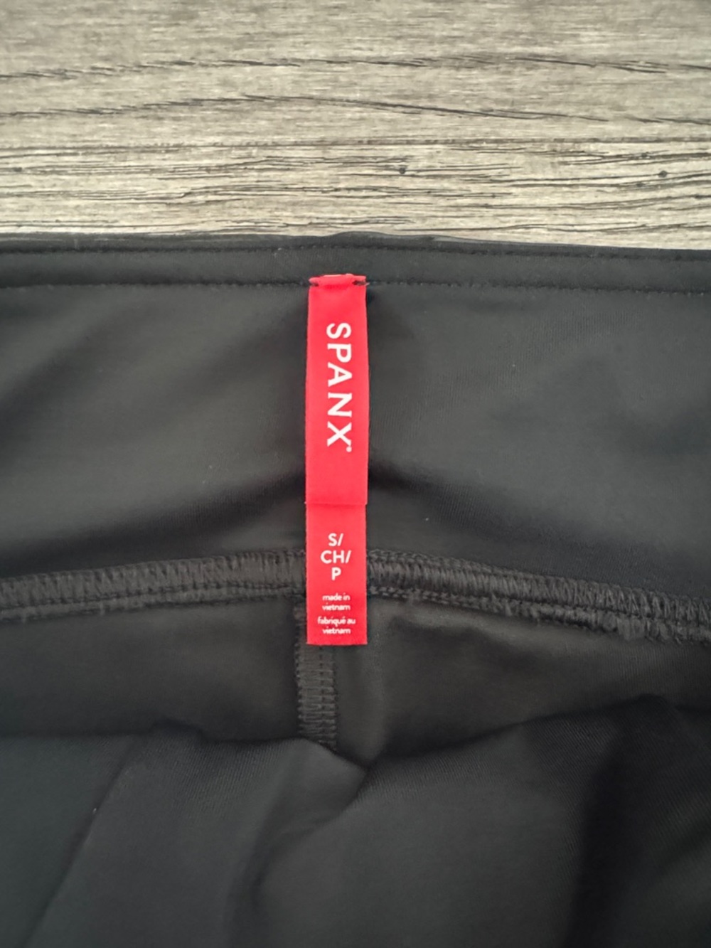 🌼SPANX🌼 Faux Patent Leather Leggings, Size S - Picture 7 of 13